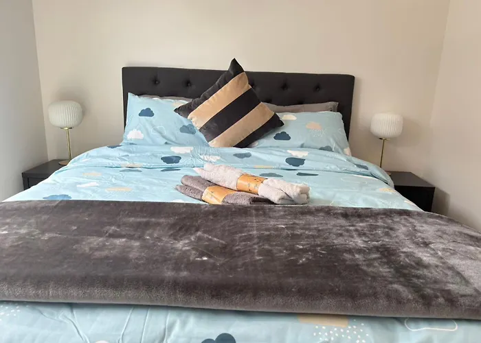Epsom Tidy House Unit 6
